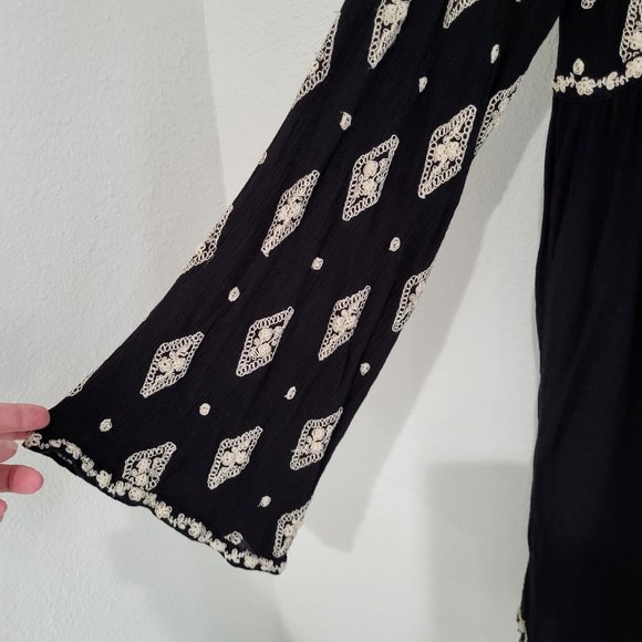 FREE PEOPLE Diamond Embroidered Bell Sleeve Top Black/White SZ L - Picture 6 of 10